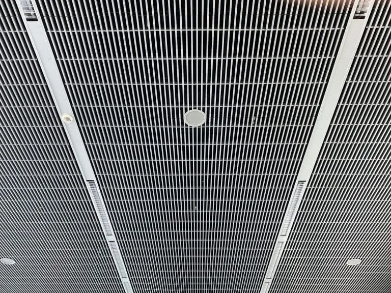 Nuove tecnologie nell’industria: filtrazione dell’aria, consumo energetico e gestione delle emissioni